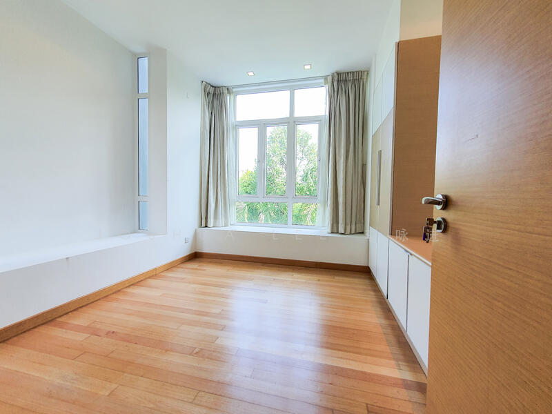 Junior Master with attached Bathroom