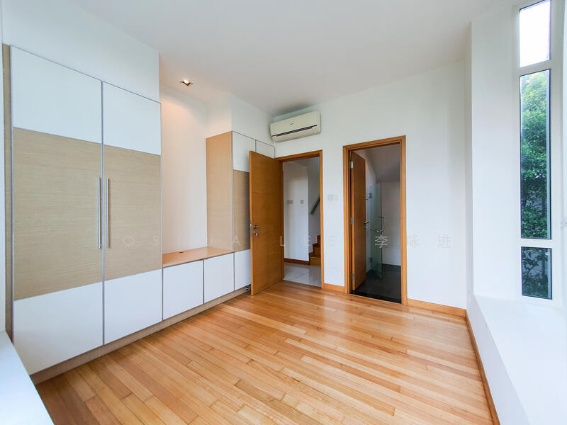 Junior Master with attached Bathroom