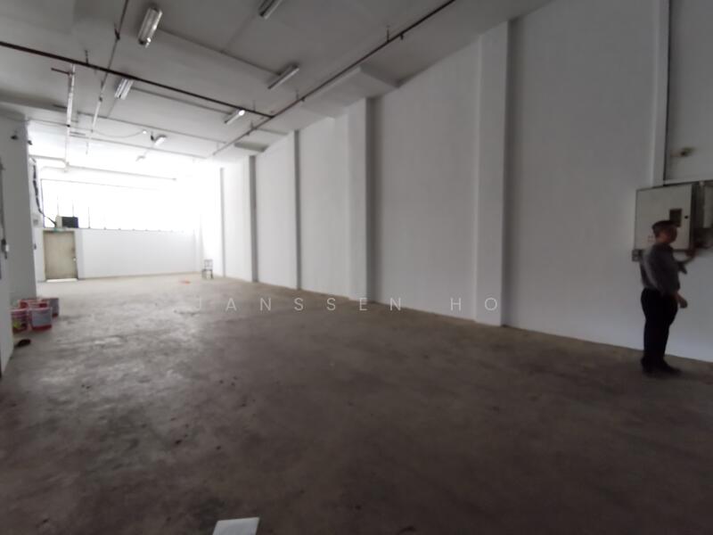 Shun Li Industrial Complex, 705 Sims Drive, 1,658 sqft, Light Industrial (B1) For Rent, by Janssen Ho, 22946181 - CommercialGuru.com.sg