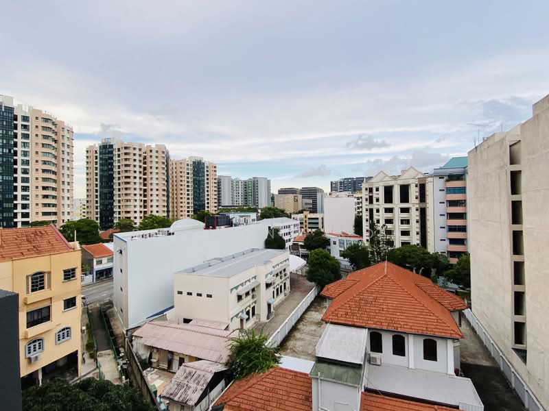 Rezi 35, 20 Lorong 35 Geylang, 2 Bedrooms, 646 sqft, Condominium For Rent, by Raymond Koh, 22949547 - PropertyGuru.com.sg