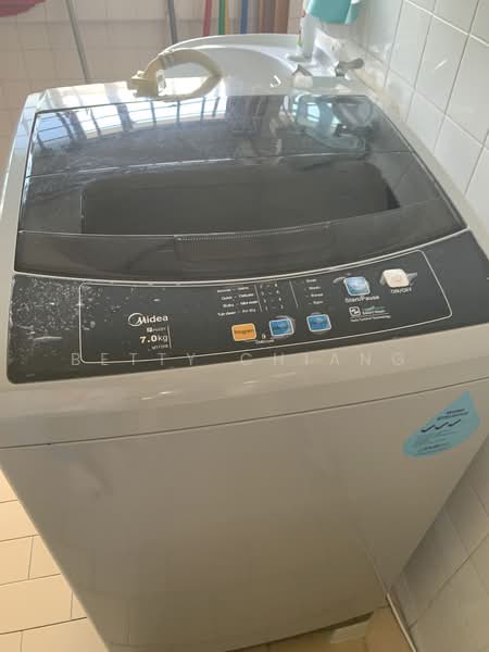 220 Serangoon Avenue 4, 220 Serangoon Avenue 4, 2 Bedrooms, 721 sqft, HDB Flat For Rent, by Betty Chiang, 22953820 - Washer - PropertyGuru.com.sg