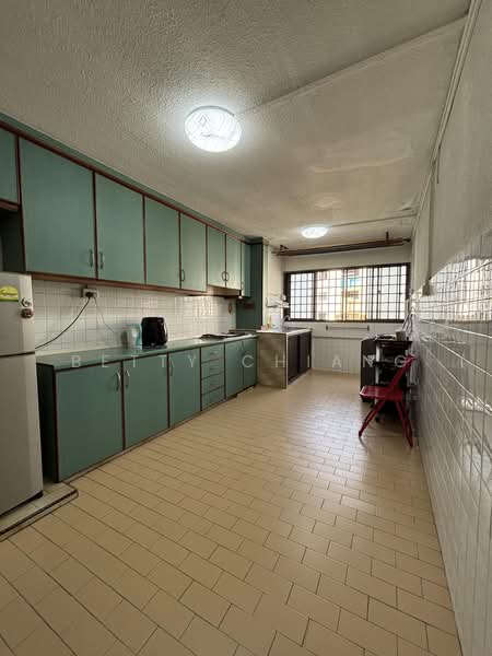 220 Serangoon Avenue 4, 220 Serangoon Avenue 4, 2 Bedrooms, 721 sqft, HDB Flat For Rent, by Betty Chiang, 22953820 - Kitchen - PropertyGuru.com.sg