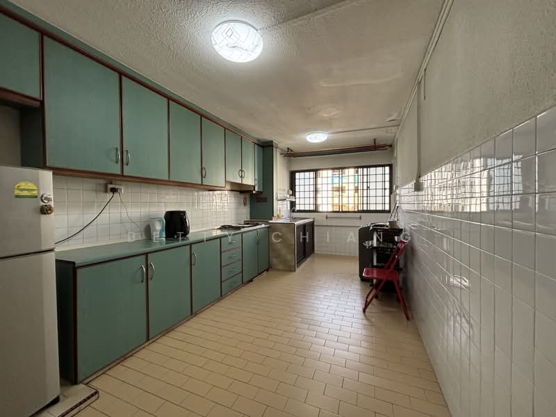 220 Serangoon Avenue 4, 220 Serangoon Avenue 4, 2 Bedrooms, 721 sqft, HDB Flat For Rent, by Betty Chiang, 22953820 - Kitchen - PropertyGuru.com.sg