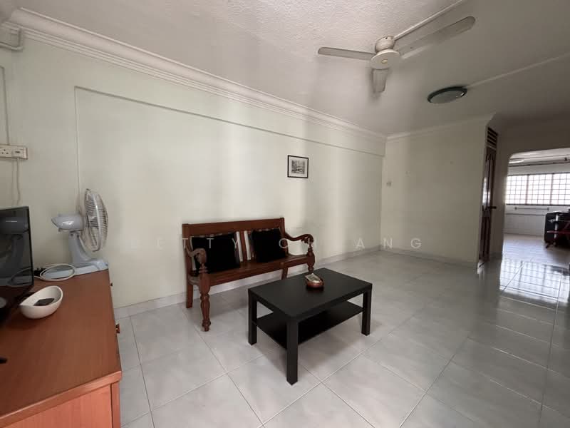 220 Serangoon Avenue 4, 220 Serangoon Avenue 4, 2 Bedrooms, 721 sqft, HDB Flat For Rent, by Betty Chiang, 22953820 - Living - PropertyGuru.com.sg