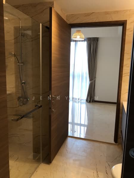 Queens Peak, Dundee Road, 1 Bedroom, 495 sqft, Condominium For Rent, by Jenny Lim, 22963299 - Bathroom ensuite from Master - PropertyGuru.com.sg
