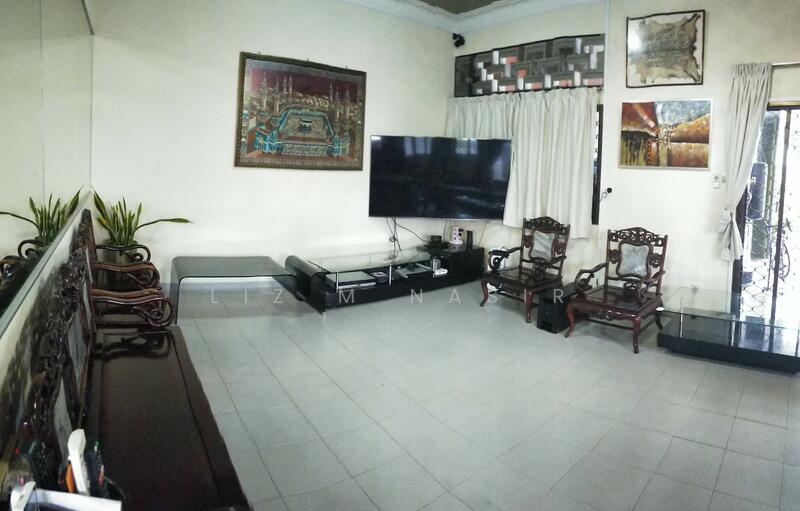 Moonstone lane, Moonstone Lane, 5 Bedrooms, 2432 sqft, Landed