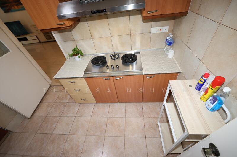 Brand new Gas Burner, enclosed kitchen
