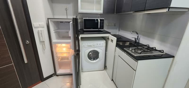 Viva Vista, 3 South Buona Vista Road, 1 Bedroom, 397 sqft, Condominium For Rent, by Willy Tan, 22968442 - Kitchen - PropertyGuru.com.sg