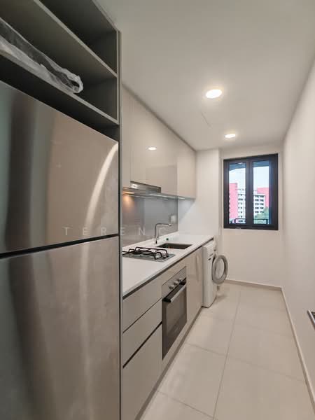 Lake Grande, 2 Jurong Lake Link, 2 Bedrooms, 721 sqft, Condominium For Rent, by Terence Ng, 22975110 - Enclosed Kitchen - PropertyGuru.com.sg