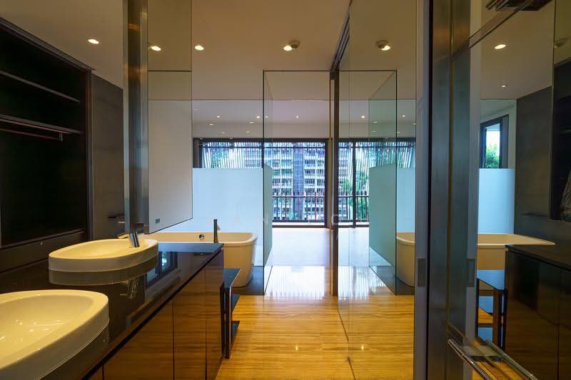 Goodwood Residence, 261 Bukit Timah Road, Tanglin / Holland / Bukit Timah, 4 Bedrooms, 2,551 sqft, Condominium For Rent, by Jean Loh, 22984844 - Master Bathroom - PropertyGuru.com.sg