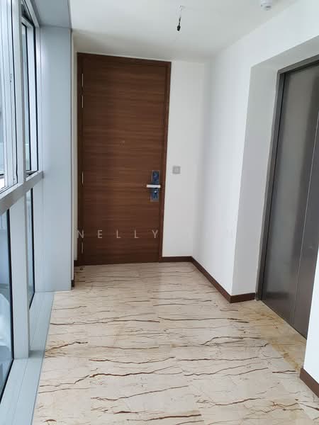 Queens Peak, Dundee Road, 2 Bedrooms, 807 sqft, Condominium For Rent, by Nelly Tan, 22986468 - Private Lift lobby - PropertyGuru.com.sg