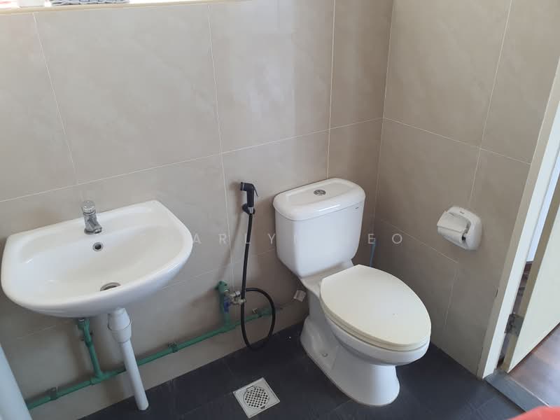 Oxley BizHub 2, 62 Ubi Road 1, 990 sqft, Light Industrial (B1) For Rent, by Sharlyn Neo, 22996247 - CommercialGuru.com.sg