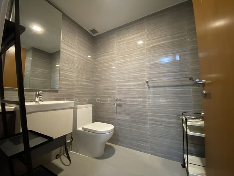 Kovan Regency, 2 Kovan Rise, 1 Bedroom, 570 sqft, Condominium For Sale, by Joyce Chen, 22997053 - Bathroom - PropertyGuru.com.sg