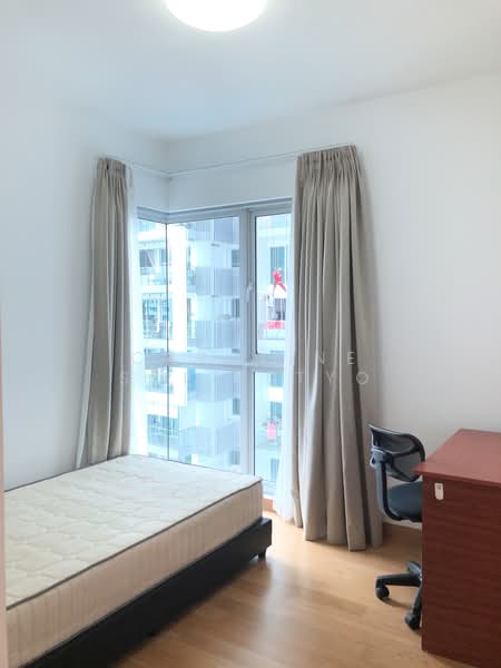 Eight Riversuites, 10 Whampoa East, 4 Bedrooms, 1,356 sqft, Condominium For Rent, by Caroline Soelistyo, 23000617 - Junior master - PropertyGuru.com.sg
