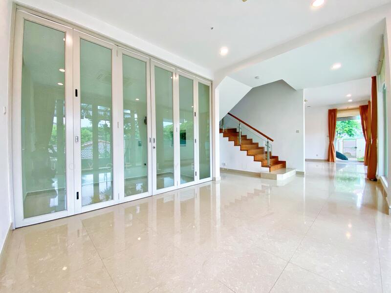 Namly Crescent, , 6 Bedrooms, 4400 sqft, SemiDetached House For Rent