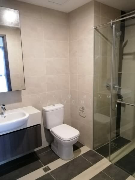 Parc Riviera, 101 West Coast Vale, 2 Bedrooms, 710 sqft, Condominium For Rent, by Simon Tan, 23029131 - MASTER BATHROOM - PropertyGuru.com.sg