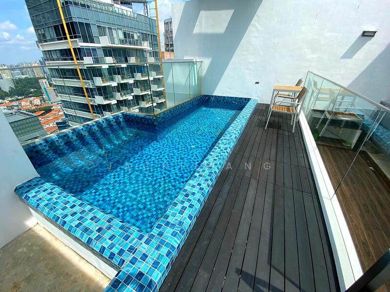 Lovely private swimming pool with deck and water point