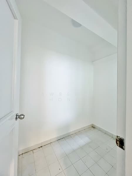 Royal Palm Mansions, 330 Pasir Panjang Road, 4 Bedrooms, 1,227 sqft, Condominium For Rent, by Lawrence Hong, 23048020 - PropertyGuru.com.sg