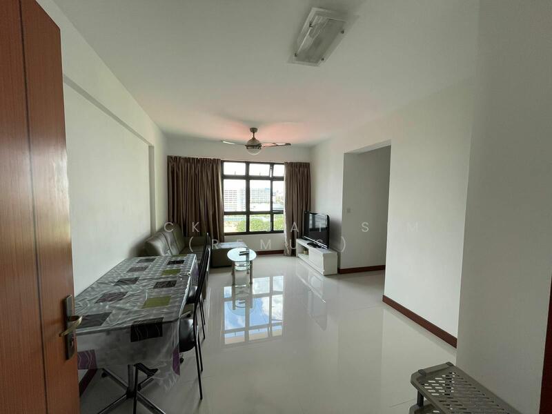 For Rent - 63 Greentops @ Sims Place