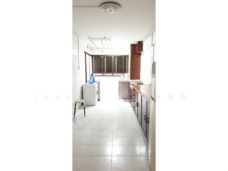 646 Yishun Street 61, 646 Yishun Street 61, 3 Bedrooms, 1,119 sqft, HDB Flat For Rent, by Jasmine Lim 林慧晶, 23061897 - Kitchen (Stove, Washing Machine & Fridge Provided) - PropertyGuru.com.sg
