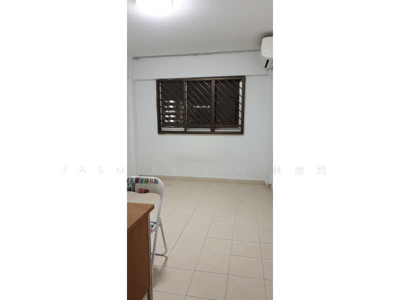 646 Yishun Street 61, 646 Yishun Street 61, 3 Bedrooms, 1,119 sqft, HDB Flat For Rent, by Jasmine Lim 林慧晶, 23061897 - Common Room 2 (incl 2 single bedframe + mattress & wardrobe not shown in picture). Aircon - PropertyGuru.com.sg