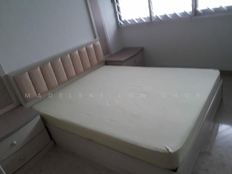 Room 1 : Queen Bed + side table + Wardrobe (Pink Theme)