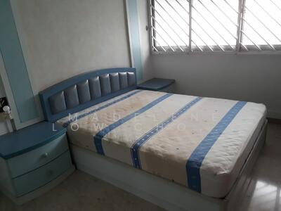 For Rent - Room rental Mins walk to Khatib MRT 874 Yishun St 81