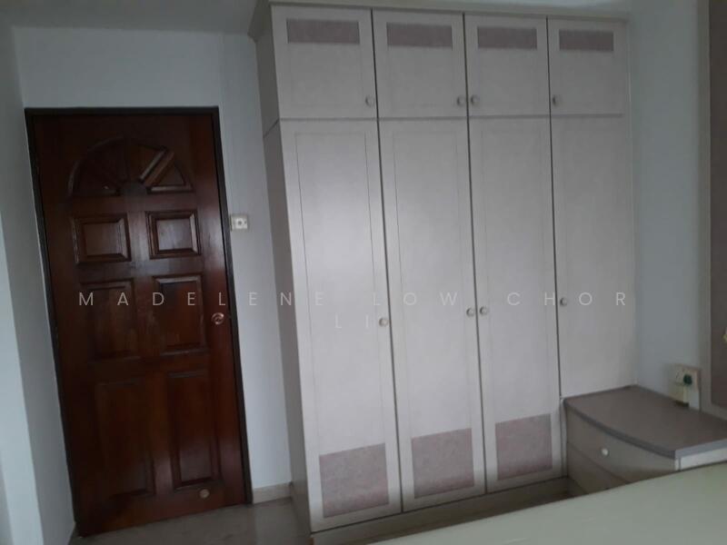 Room 1 : Queen Bed + side table + Wardrobe (Pink Theme