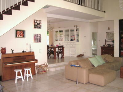 For Sale - HOLLAND @ JALAN JELITA with GRANNY ROOM, POOL