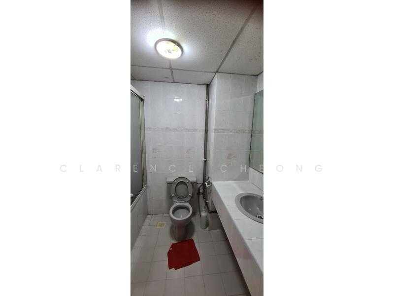 Master toilet