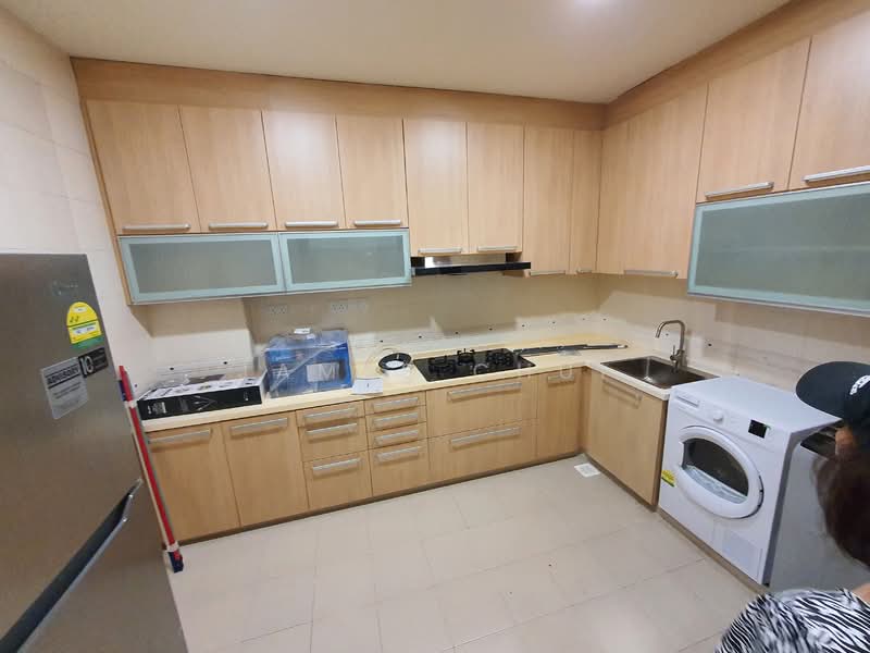 Eng Hoon Mansions, 17 Eng Hoon Street, Room Rental, 500 sqft, Apartment For Rent, by James Chui, 23094257 - PropertyGuru.com.sg