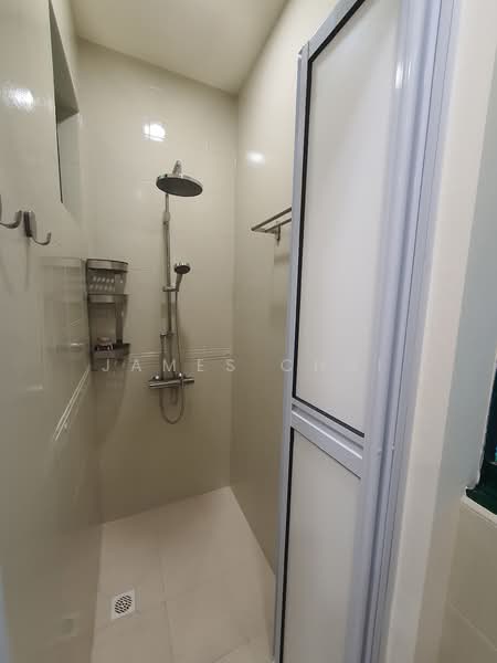 Eng Hoon Mansions, 17 Eng Hoon Street, Room Rental, 500 sqft, Apartment For Rent, by James Chui, 23094257 - PropertyGuru.com.sg