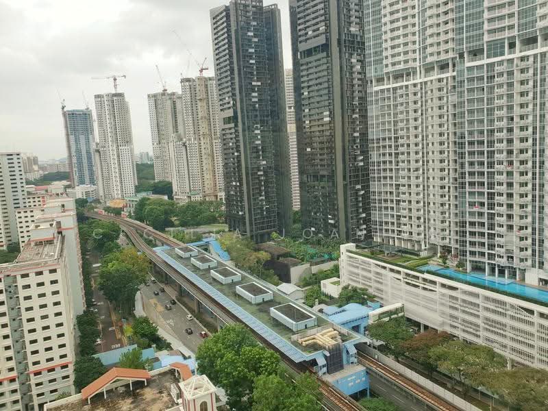 Queens, 12 Stirling Road, Alexandra / Commonwealth, 3 Bedrooms, 1,184 sqft, Condominium For Sale, by Cecilia Joanita, 23103050 - PropertyGuru.com.sg