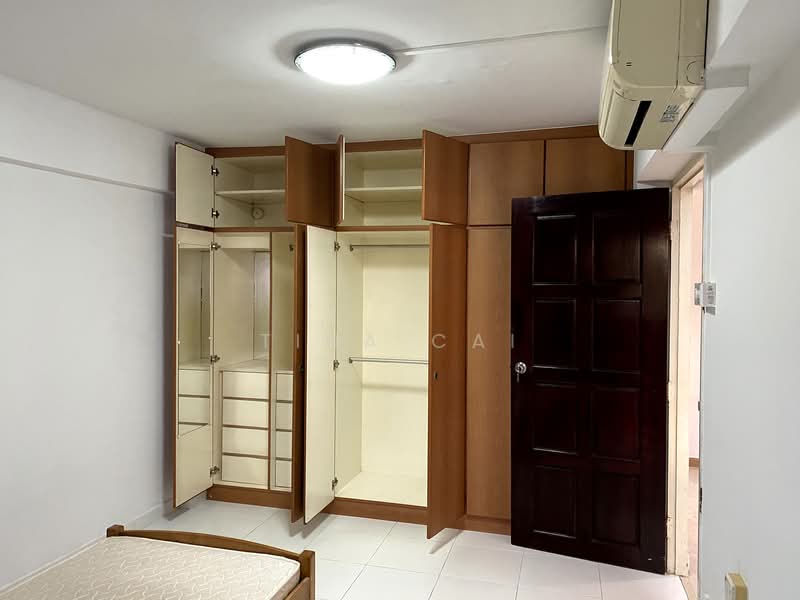 4 Queen's Road, 4 Queen's Road, 2 Bedrooms, 786 sqft, HDB Flat For Rent, by Tina Cai, 23107948 - Bedroom 1 - PropertyGuru.com.sg