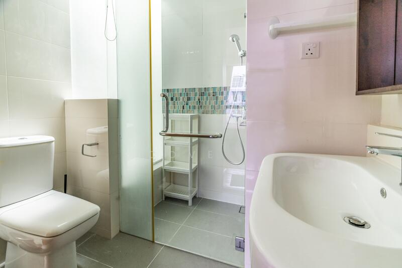 Pink room - private bathroom