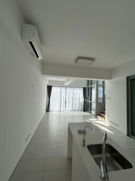 Regency Suites, 38 Kim Tian Road, 1 Bedroom, 1,033 sqft, Apartment For Rent, by Josh Tay, 23113766 - PropertyGuru.com.sg