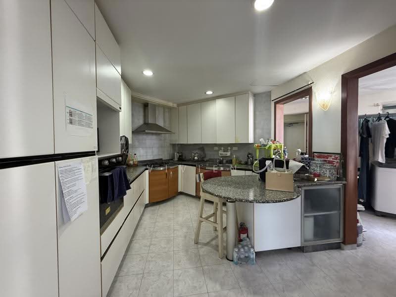 The Waterside, 11 Tanjong Rhu Road, East Coast / Marine Parade, 4 Bedrooms, 2,399 sqft, Condominium For Sale, by Vivien Ooi, 23124662 - Kitchen - PropertyGuru.com.sg