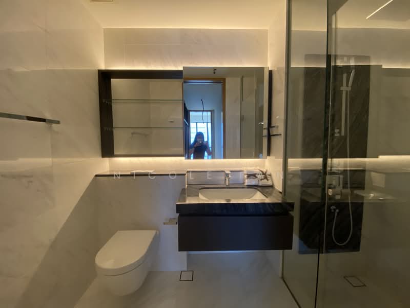Marina One Residences, 23 Marina Way, 2 Bedrooms, 1,141 sqft, Condominium For Rent, by Nicole Fan, 23132132 - Master bedroom bathroom - PropertyGuru.com.sg