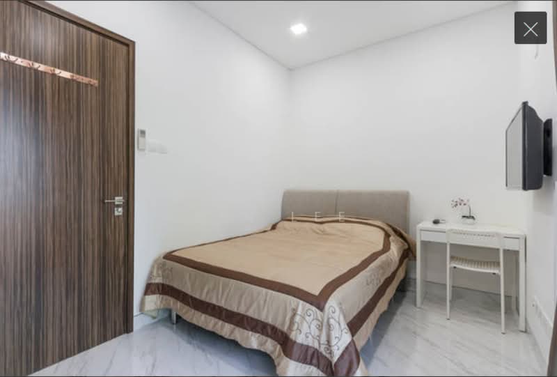 Hougang Mrt 3F M1 Master bedroom, Jalan Naung, Room Rental, 200 sqft, Corner Terrace For Rent, by Ben Lee, 23137671 - fully furnish with queen bed, wardrobe, table, TV, fan, aircon - PropertyGuru.com.sg