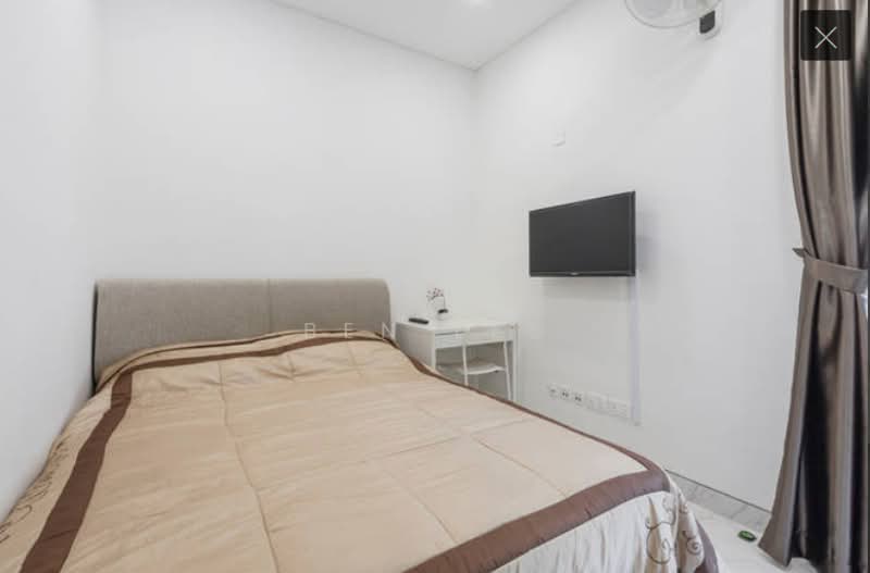 Hougang Mrt 3F M1 Master bedroom, Jalan Naung, Room Rental, 200 sqft, Corner Terrace For Rent, by Ben Lee, 23137671 - fully furnish with queen bed, wardrobe, table, TV - PropertyGuru.com.sg