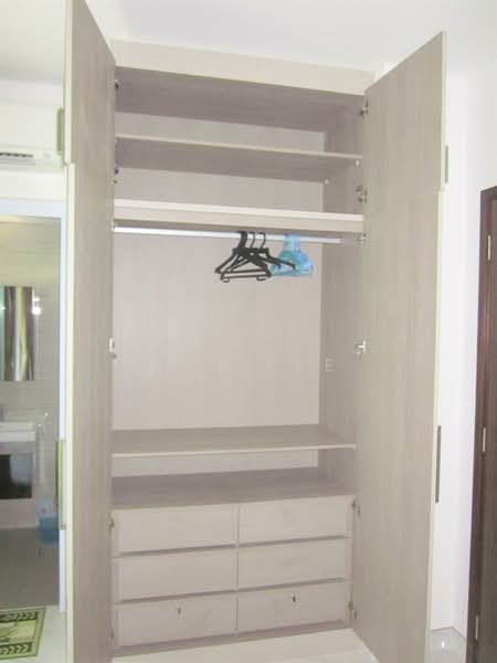 Hougang Mrt 3F M1 Master bedroom, Jalan Naung, Room Rental, 200 sqft, Corner Terrace For Rent, by Ben Lee, 23137671 - full height wardrobe - PropertyGuru.com.sg