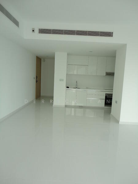 One Shenton, 1 Shenton Way, 2 Bedrooms, 1,119 sqft, Condominium For Rent, by Derrick Tan, 23137843 - PropertyGuru.com.sg