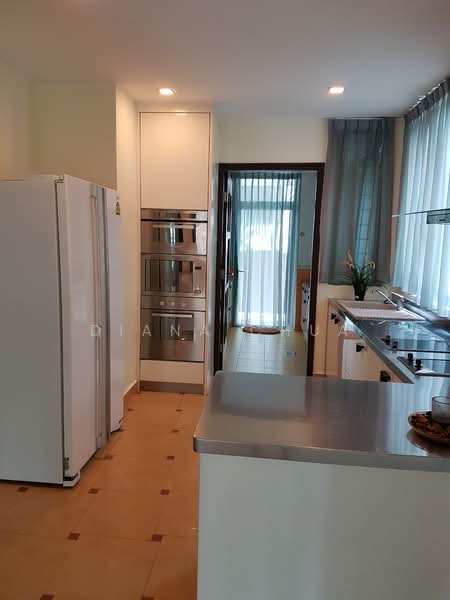 Bukit Timah Road, Rifle Range Road, 6 Bedrooms, 5,118 sqft, Terraced House For Rent, by Diana Chua, 23155625 - PropertyGuru.com.sg