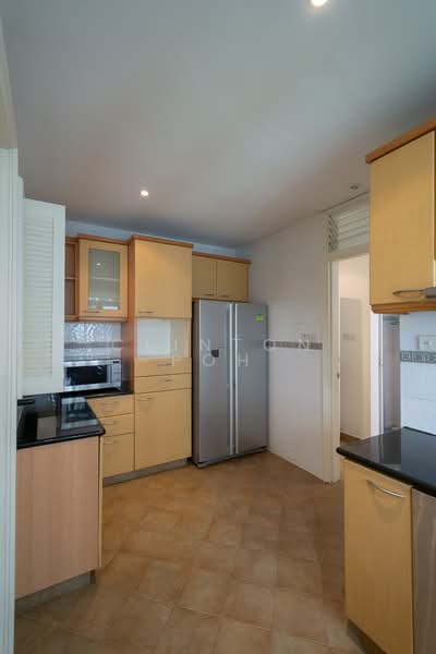 Holt Residences, 5 Holt Road, 4 Bedrooms, 1,950 sqft, Condominium For Rent, by Clinton Poh, 23159976 - PropertyGuru.com.sg