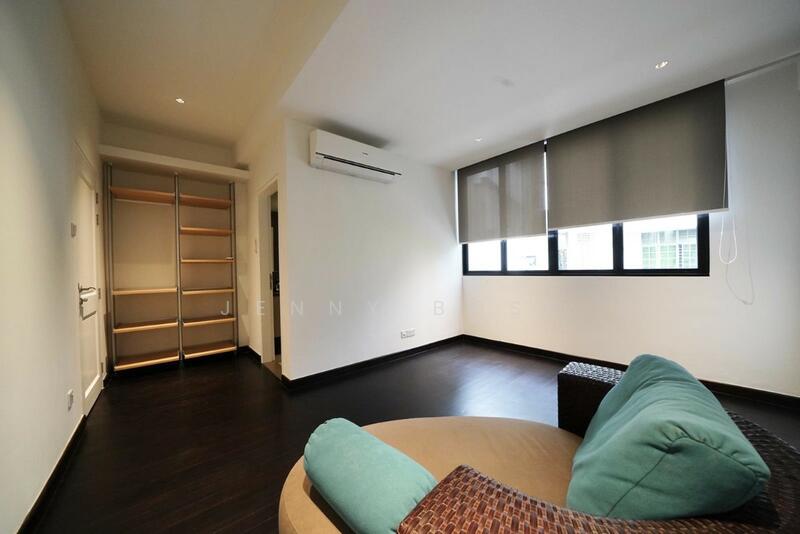 Fits Queen Bed and Lounge or Study Desk