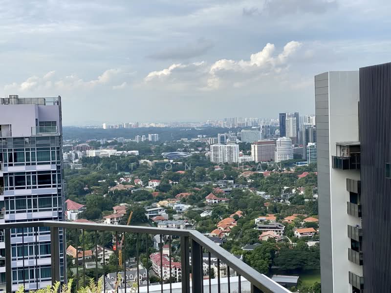 Artra, 10 Alexandra View, 2 Bedrooms, 829 sqft, Condominium For Rent, by Kitson Chan, 23169896 - Panoramic View from Roof Top - PropertyGuru.com.sg