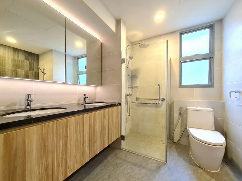 Aspen Heights, 261 River Valley Road, 4 Bedrooms, 1,582 sqft, Condominium For Rent, by Jeck Ng, 23183524 - Master Bathroom - PropertyGuru.com.sg