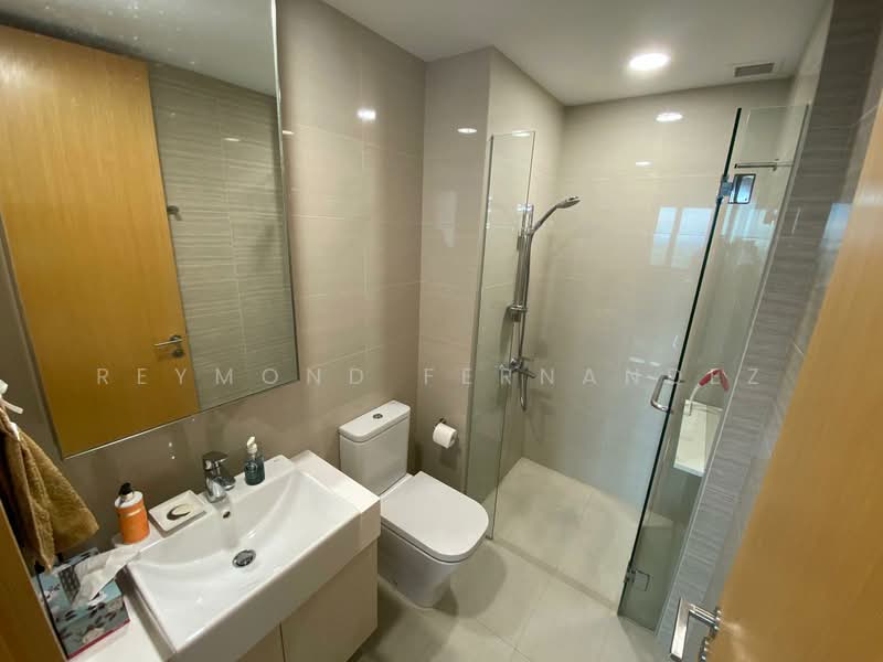 Thomson Three, 43 Bright Hill Drive, 2 Bedrooms, 710 sqft, Condominium For Rent, by Reymond Fernandez, 23197470 - common toilet - PropertyGuru.com.sg