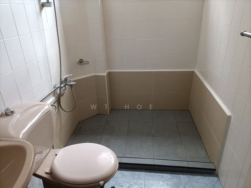 Bayshore Park, 64 Bayshore Road, 2 Bedrooms, 935 sqft, Condominium For Rent, by WT Hoe, 23200096 - PropertyGuru.com.sg