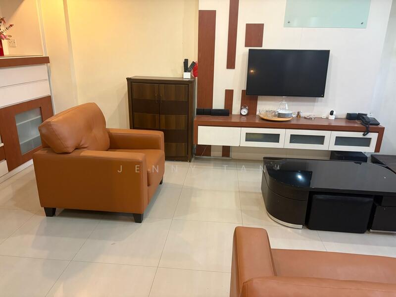 For Rent - 262C Compassvale Street